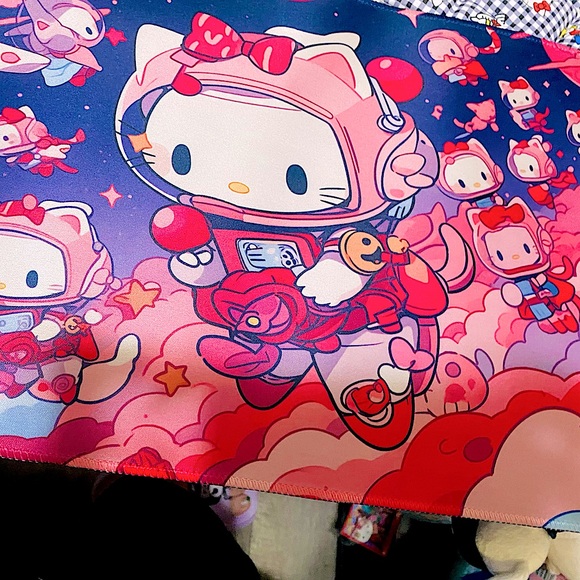 Hello Kitty desk mat - Picture 2 of 3